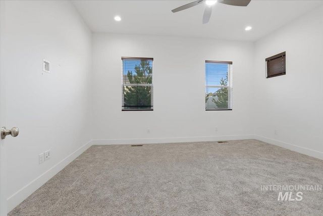 12529 S Lenora Pl, Nampa, ID 83686