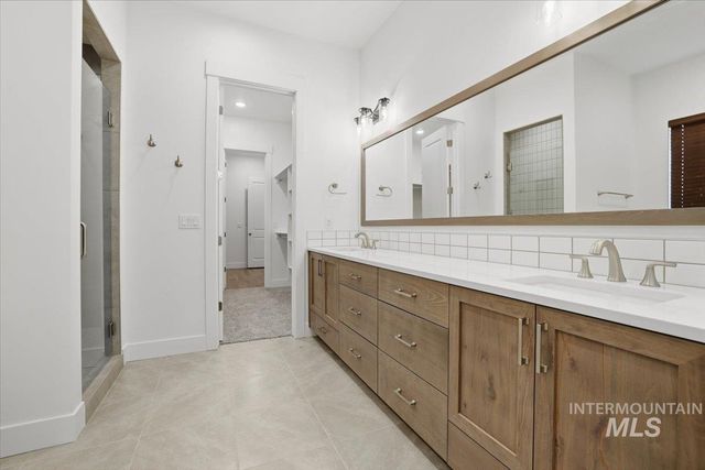 12529 S Lenora Pl, Nampa, ID 83686