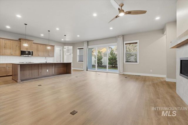 12529 S Lenora Pl, Nampa, ID 83686