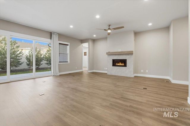 12529 S Lenora Pl, Nampa, ID 83686