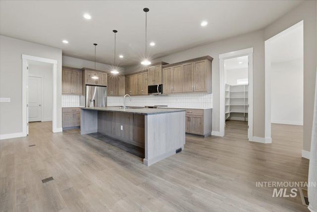 12529 S Lenora Pl, Nampa, ID 83686