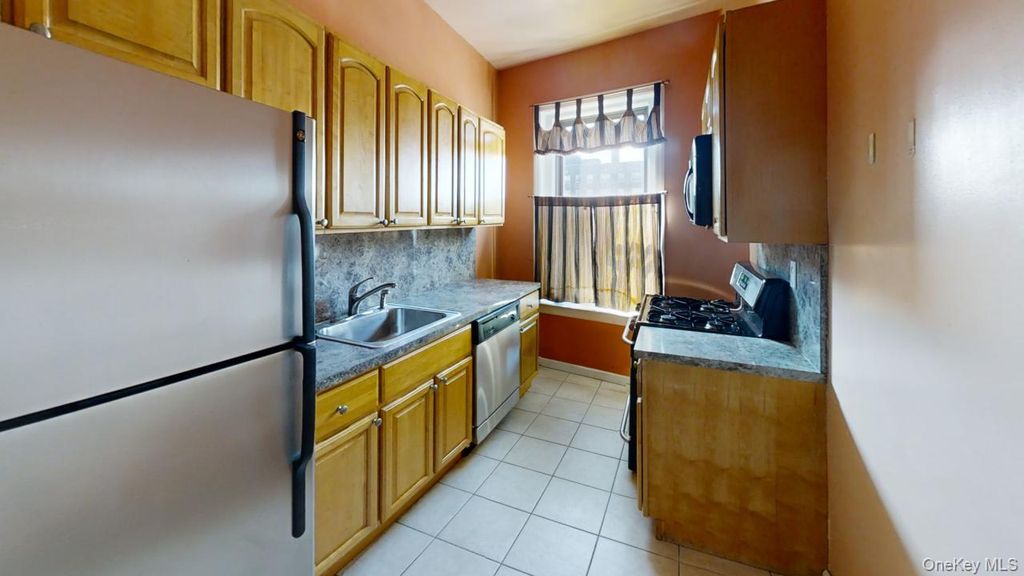 663 Locust Street 5-G, Mount Vernon, NY 10552