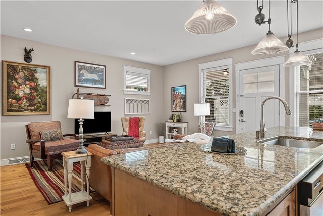 706 Ivy St Unit 2, Shadyside, PA 15232