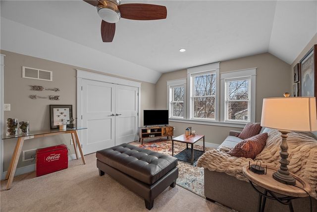 706 Ivy St Unit 2, Shadyside, PA 15232