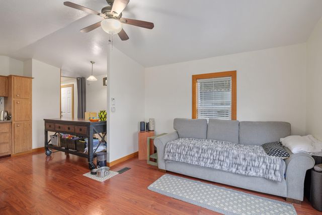 208 Chestnut Lane, Grants Pass, OR 97526