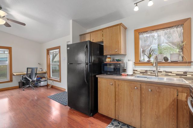 208 Chestnut Lane, Grants Pass, OR 97526