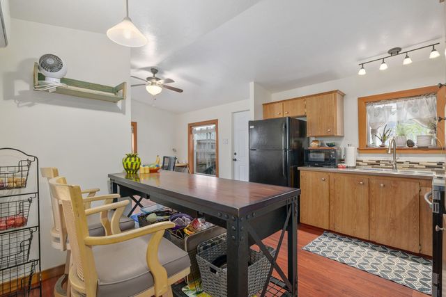 208 Chestnut Lane, Grants Pass, OR 97526