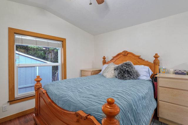 208 Chestnut Lane, Grants Pass, OR 97526