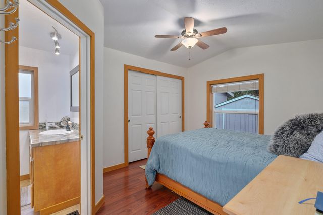 208 Chestnut Lane, Grants Pass, OR 97526