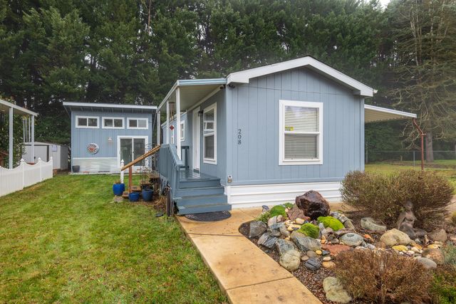 208 Chestnut Lane, Grants Pass, OR 97526