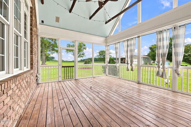 900 S Arendell Avenue, Zebulon, NC 27597