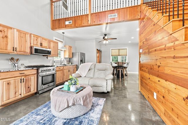 900 S Arendell Avenue, Zebulon, NC 27597