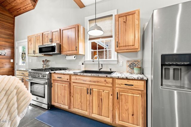 900 S Arendell Avenue, Zebulon, NC 27597