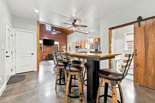 900 S Arendell Avenue, Zebulon, NC 27597