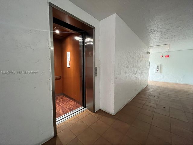 701 N Pine Island Road 202, Plantation, FL 33324