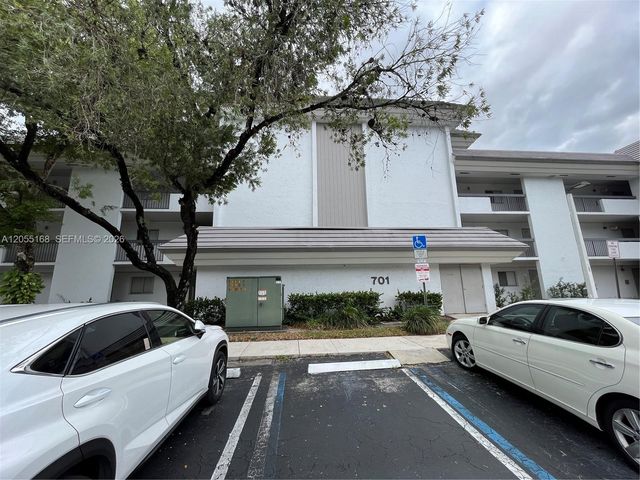 701 N Pine Island Road 202, Plantation, FL 33324
