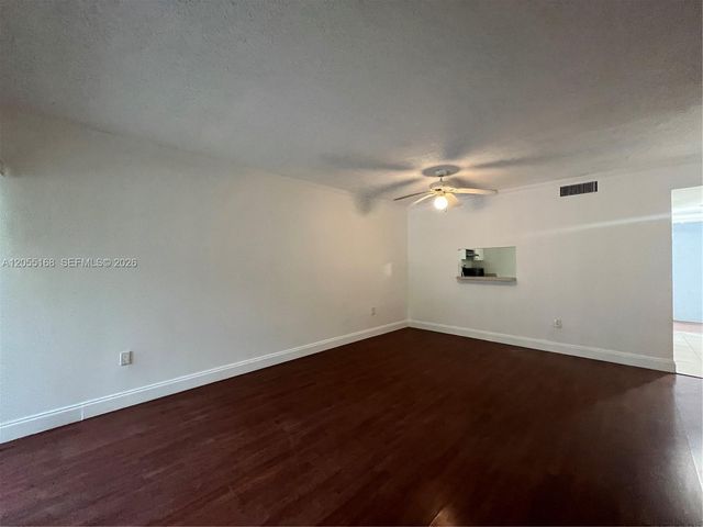 701 N Pine Island Road 202, Plantation, FL 33324