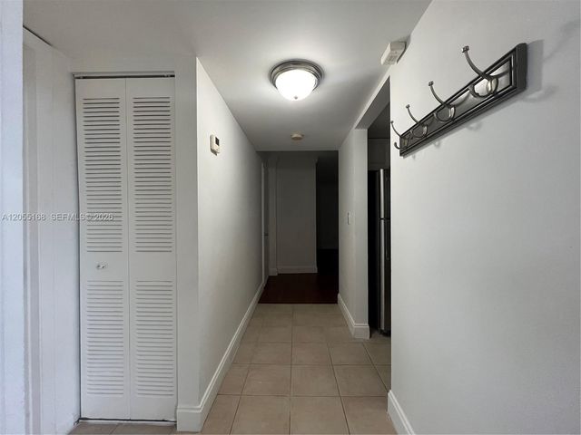 701 N Pine Island Road 202, Plantation, FL 33324