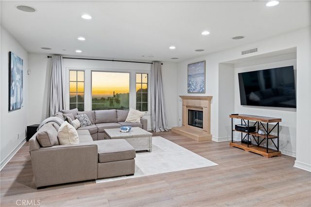 23 Castlerock, Irvine, CA 92603