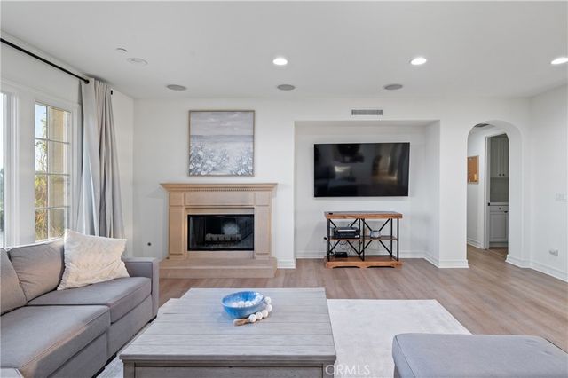23 Castlerock, Irvine, CA 92603