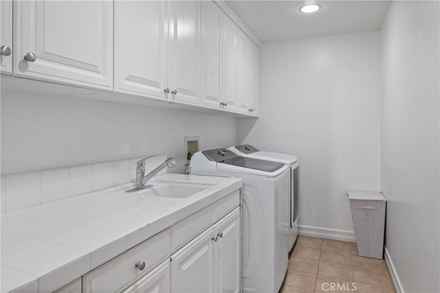 23 Castlerock, Irvine, CA 92603