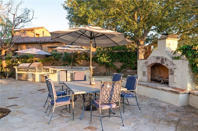 23 Castlerock, Irvine, CA 92603
