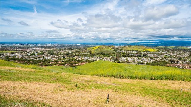 23 Castlerock, Irvine, CA 92603