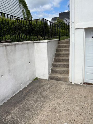 71 Catskill, Yonkers, NY 10704