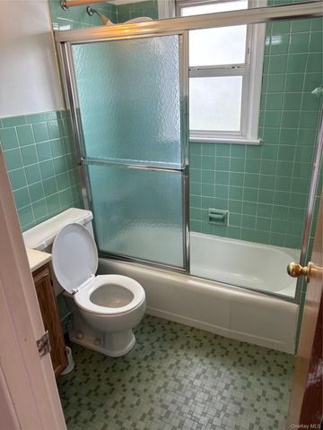 71 Catskill, Yonkers, NY 10704