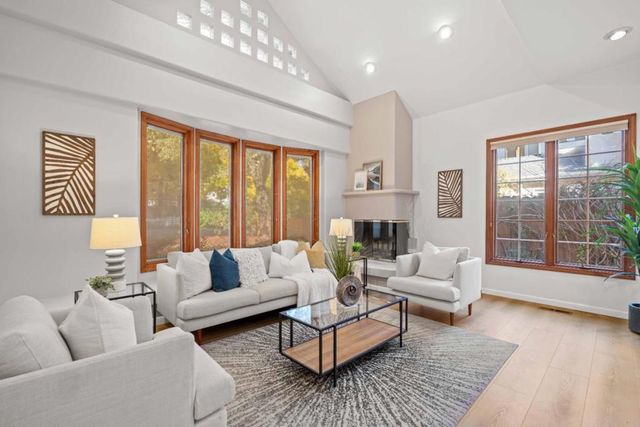 90 Walnut Avenue, Atherton, CA 94027