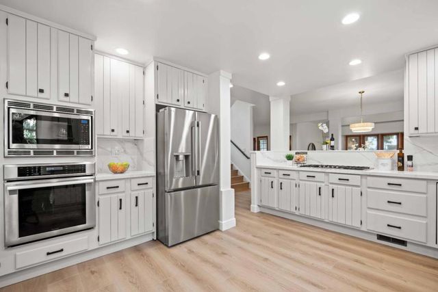 90 Walnut Avenue, Atherton, CA 94027