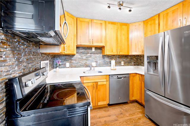 1600 Wilikina Drive C304, Wahiawa, HI 96786