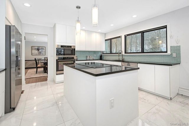 2 Whippoorwill Close, Chappaqua, NY 10514