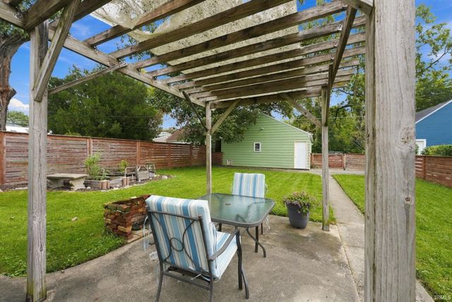 1230 Elmwood Avenue, Fort Wayne, IN 46805