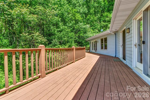 125 Winding Ridge Road, Fairview, NC 28730