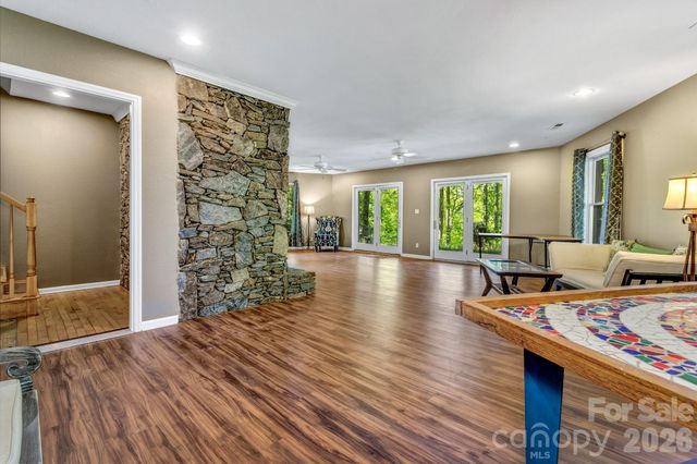125 Winding Ridge Road, Fairview, NC 28730