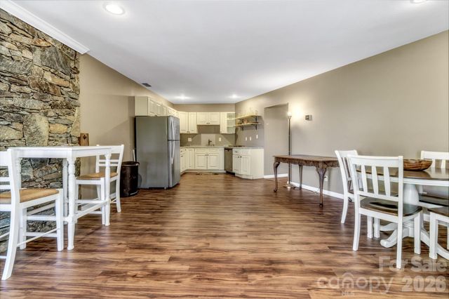 125 Winding Ridge Road, Fairview, NC 28730
