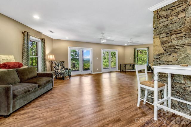 125 Winding Ridge Road, Fairview, NC 28730