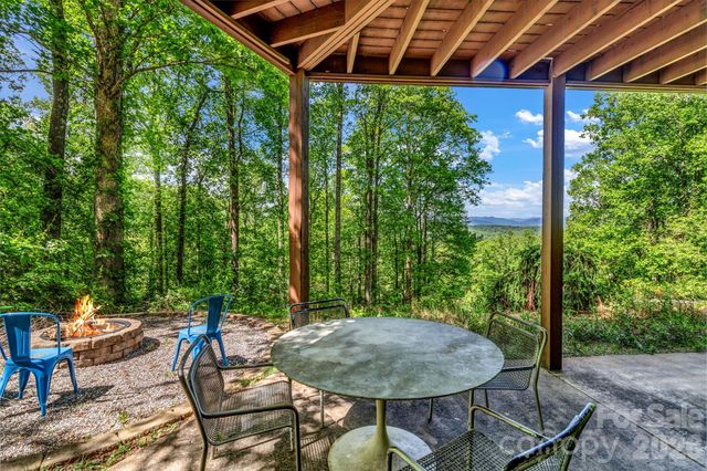 125 Winding Ridge Road, Fairview, NC 28730