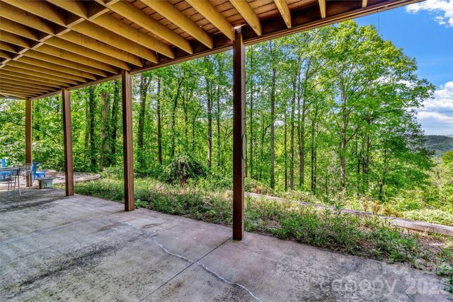 125 Winding Ridge Road, Fairview, NC 28730