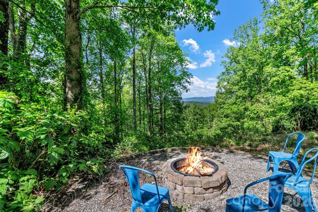125 Winding Ridge Road, Fairview, NC 28730