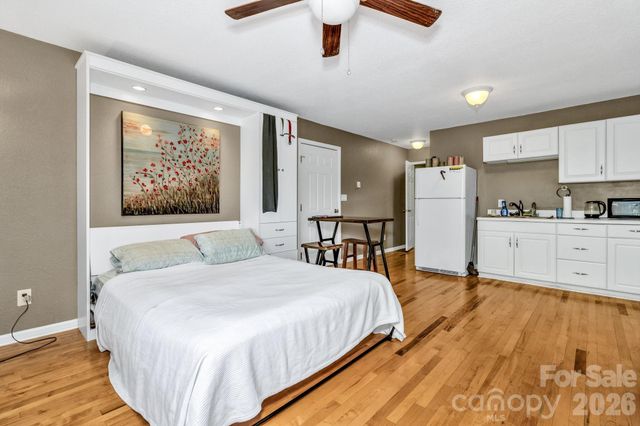125 Winding Ridge Road, Fairview, NC 28730