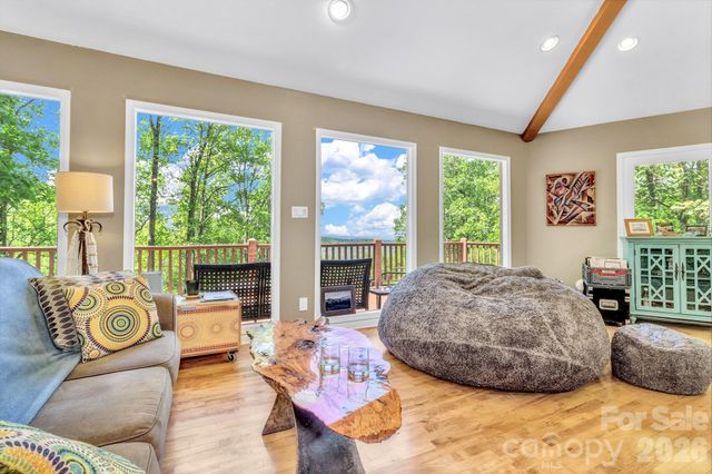 125 Winding Ridge Road, Fairview, NC 28730