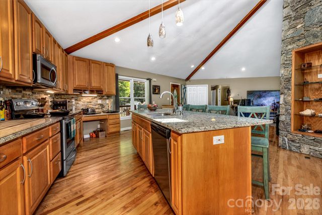125 Winding Ridge Road, Fairview, NC 28730