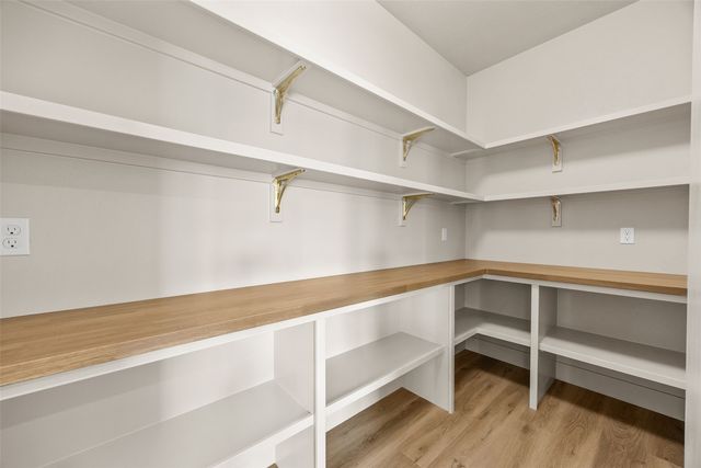 980 17th Ave SW, Mt Vernon, IA 52314