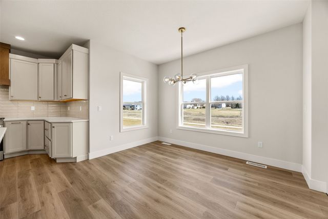 980 17th Ave SW, Mt Vernon, IA 52314