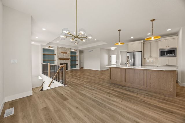 980 17th Ave SW, Mt Vernon, IA 52314