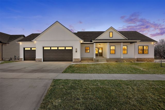 980 17th Ave SW, Mt Vernon, IA 52314