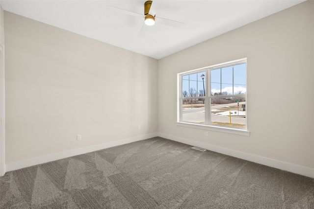 980 17th Ave SW, Mt Vernon, IA 52314