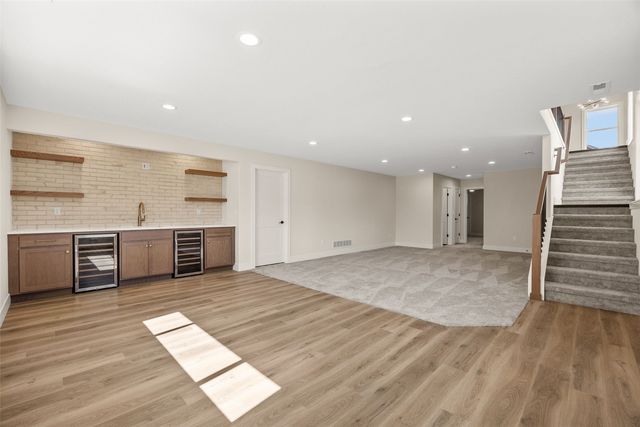 980 17th Ave SW, Mt Vernon, IA 52314